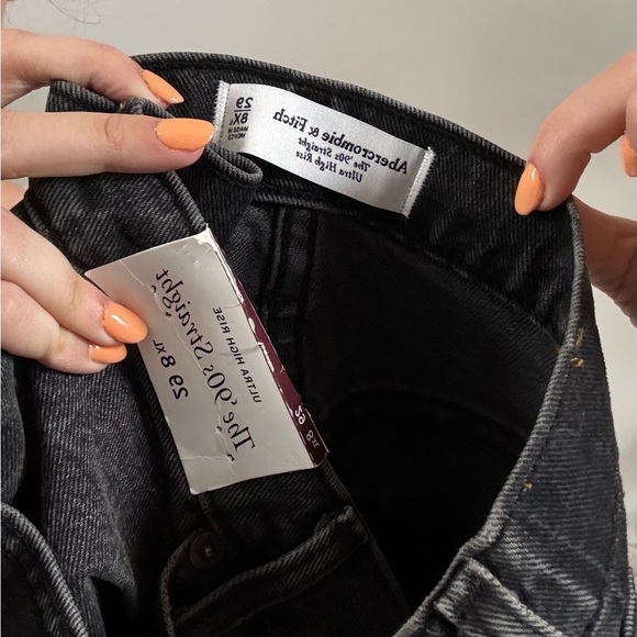 NWT Abercrombie & Fitch the 90s Straight Leg Jeans - Picture 4 of 7